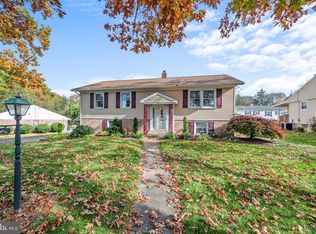 10 Cedarwood Rd, Wyomissing, PA 19610