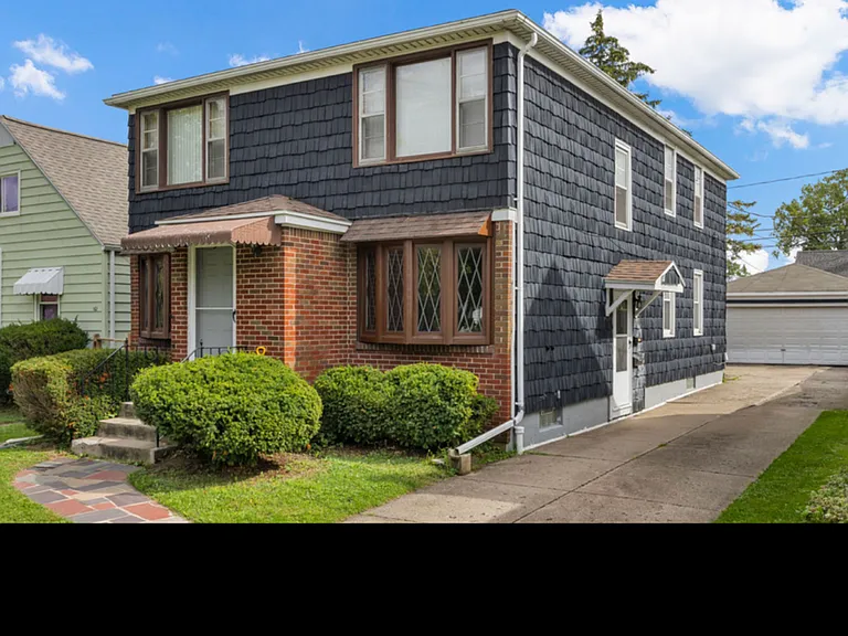 Fairfield Ave — Photo 2