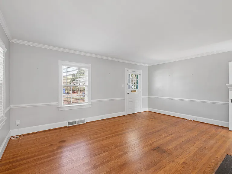 2728 Anderson Dr — Photo 6