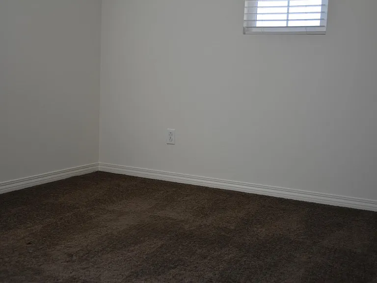 6924 Orinoco Dr — Photo 15