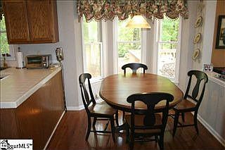 4th image of 10 Nearfield Ct