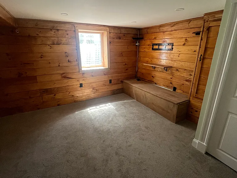 44 Bettinson Ave — Photo 6