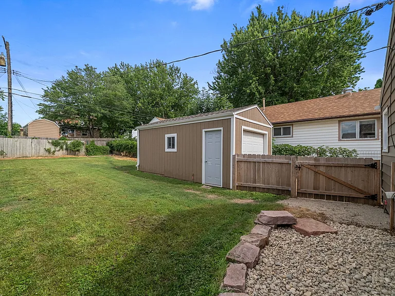 324 S Omaha Ave — Photo 14
