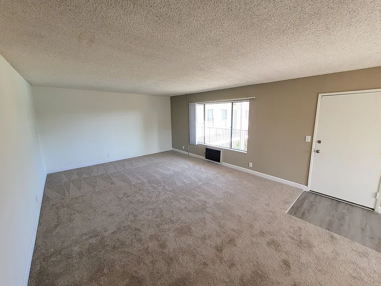 10500 Westminster Ave — Photo 7