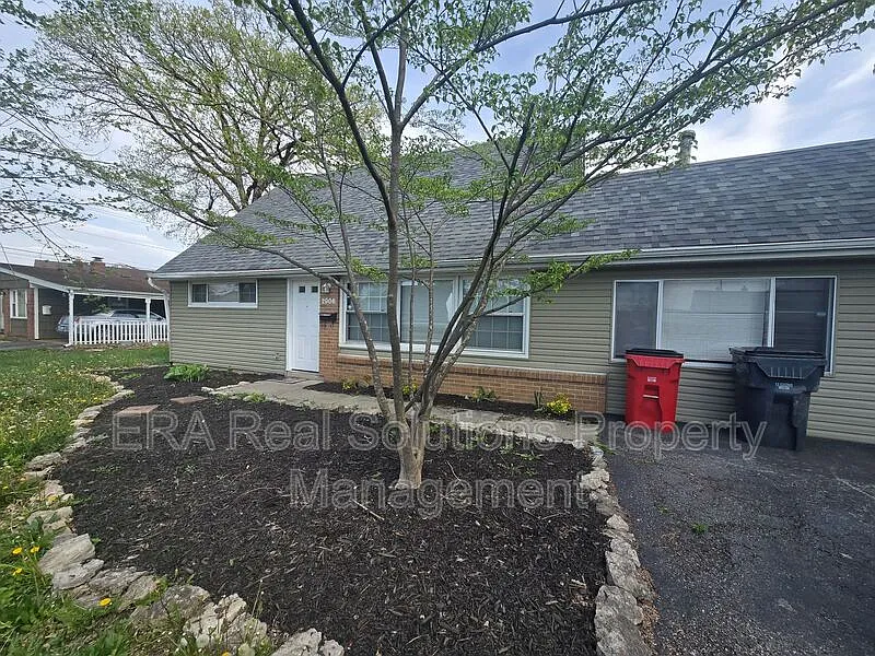 2906 Woodgrove Dr