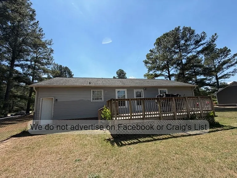 510 Berwick Dr — Photo 13