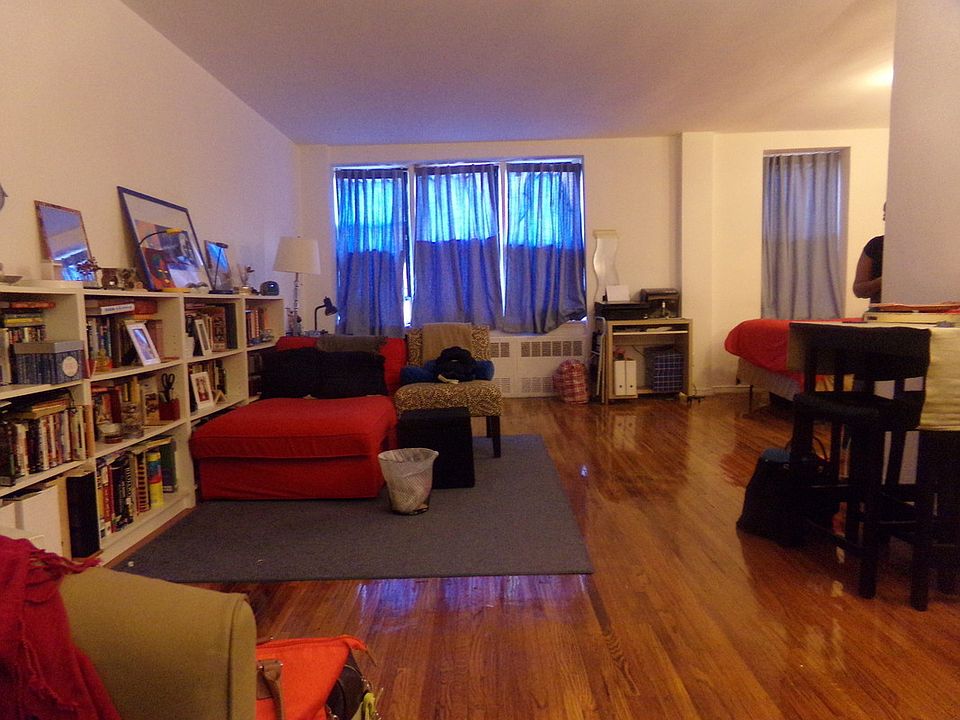 2nd image of 415 Stratford Rd APT 5A