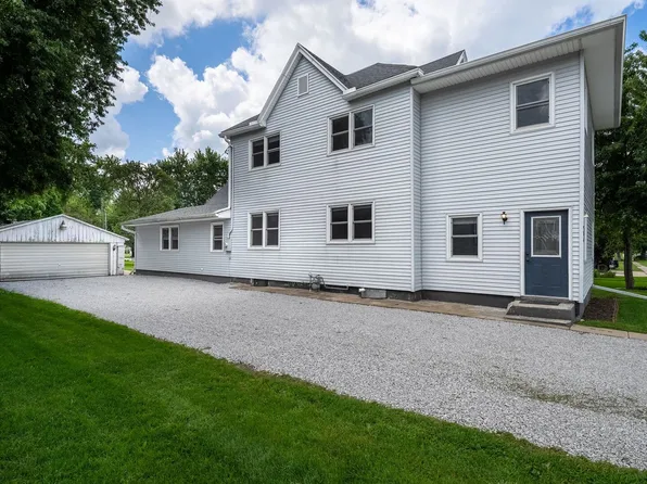 306 W Main St, Stanford, IL 61774