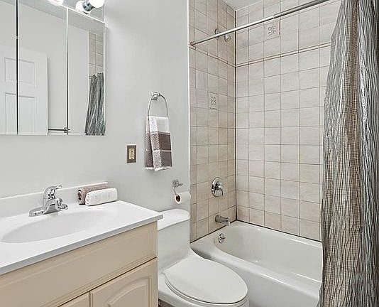 4th image of 300 E 54th St APT 14E