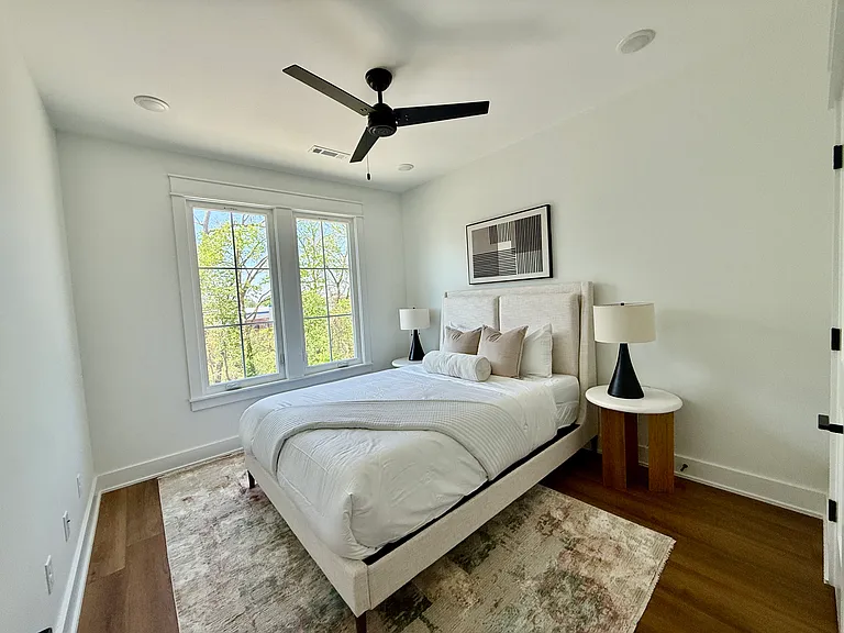 825 NW 14th St — Photo 42