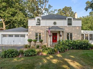 365 Hampshire Ln, Crystal Lake, IL 60014