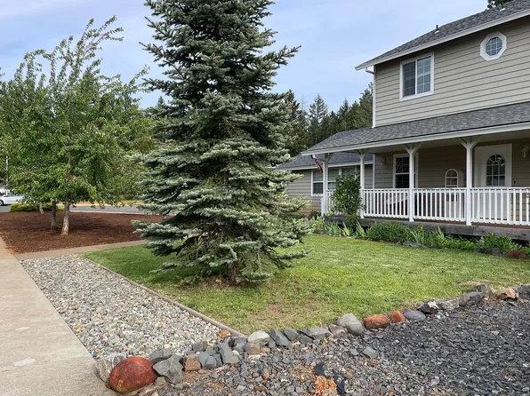 106 Woodcock Ct, Cave Junction, OR 97523