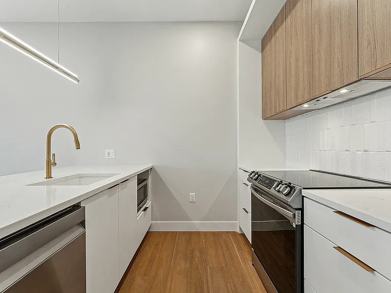 015-3800-Tennyson-St-501