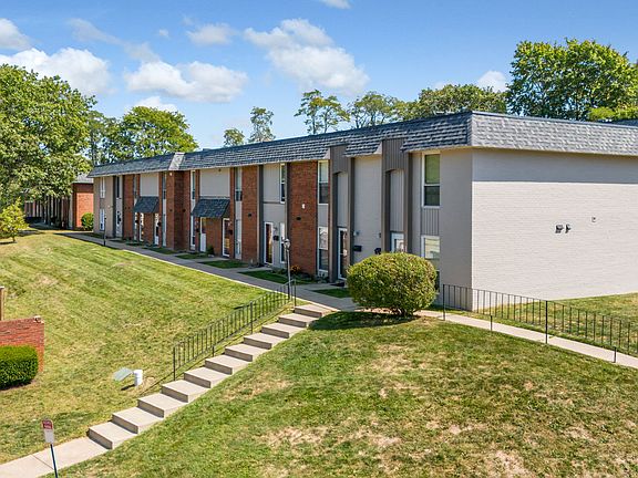 3rd image of 410 College Park Dr
