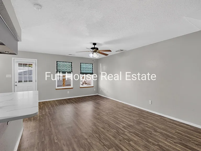 1905 Amor Dr NW — Photo 6