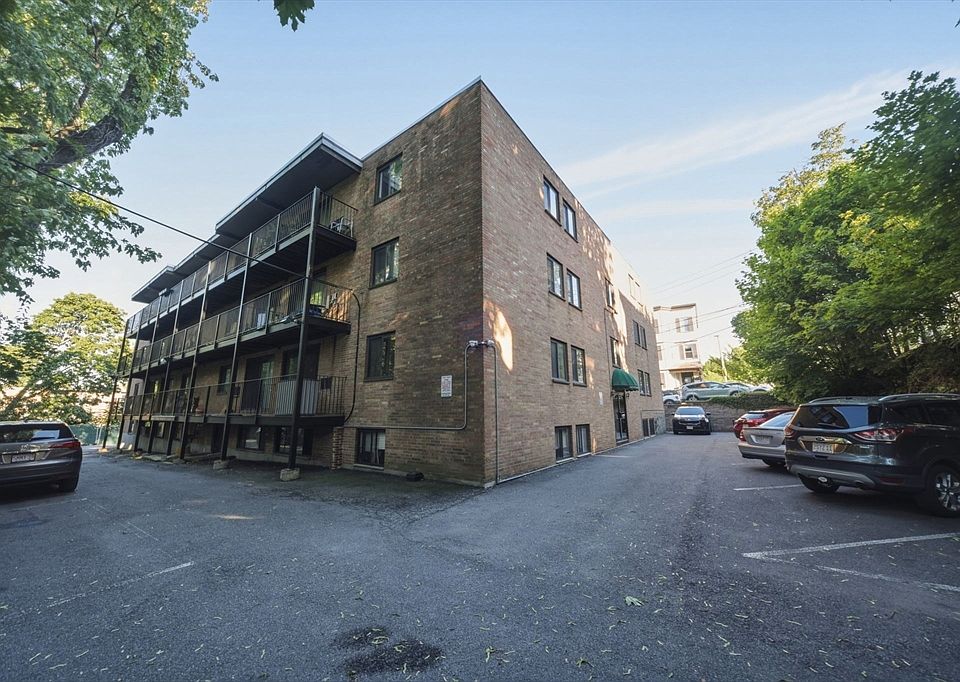 1st image of 10 Coffey St APT 25