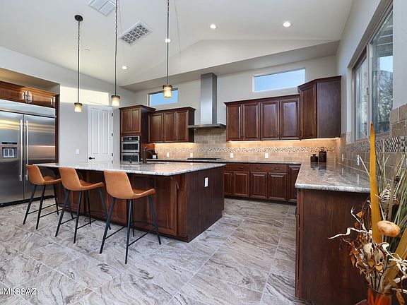 3rd image of 940 W Enclave Canyon Ct