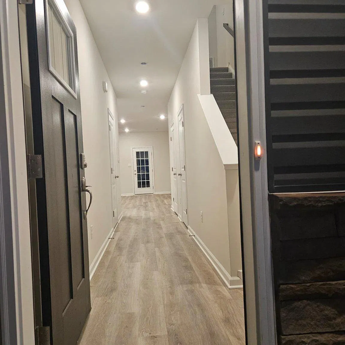 3 bed, 2.5 bath, 1486 sqft, $3,000 — Photo 2