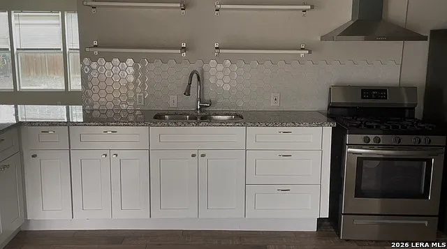 2 bed, 1.0 bath, 1133 sqft, $1,375 — Photo 2
