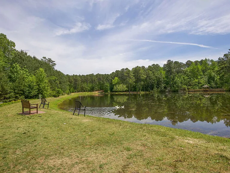 305 Skipping Water Dr — Photo 39