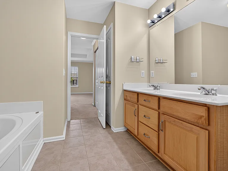 17222 Westmill Ln — Photo 11