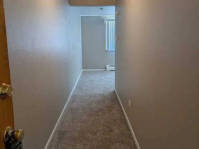 95 N Clarkson St Carolyn Arms Apartments — Photo 2