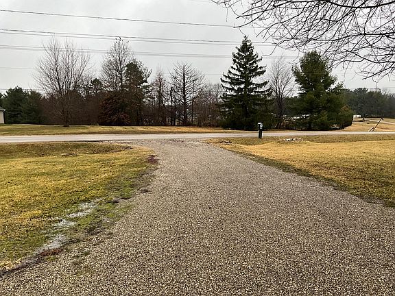 4th image of 4070 Tschopp Rd NE