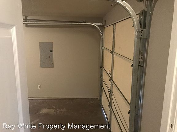 5th image of 2881 Old South Dr