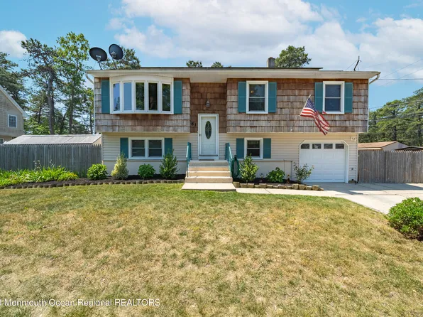 61 Spruce Street, Beachwood, NJ 08722