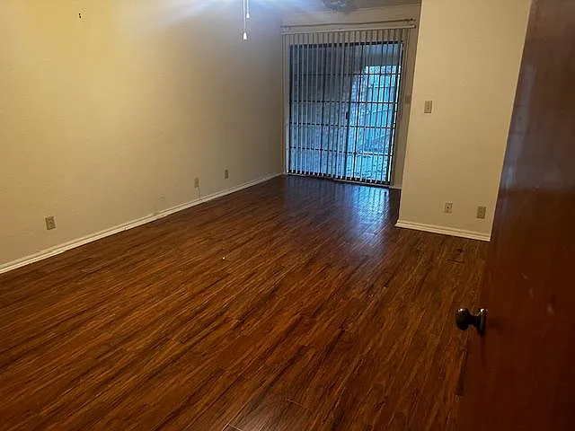1435 Windsor Dr — Photo 5
