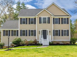 10 Chapman St, Dunstable, MA 01827