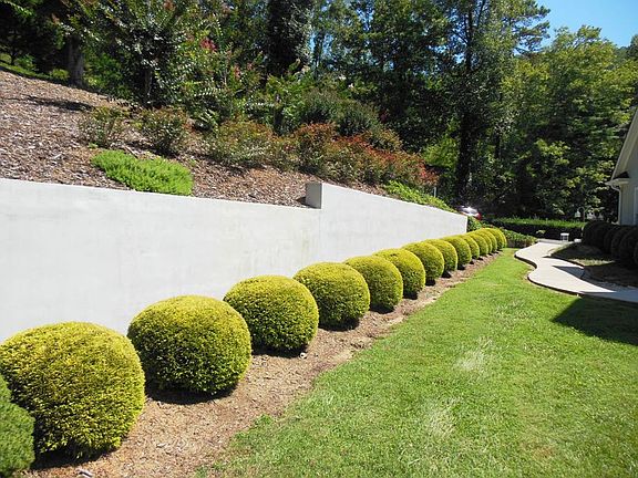 4th image of 1370 Mountain Circle Dr