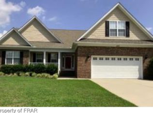 812 Hidden Oasis Dr, Fayetteville, NC 28312