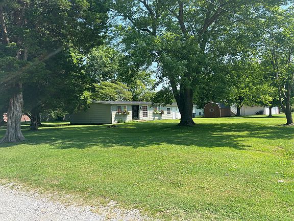 3rd image of 1301 W Shawneetown Trl
