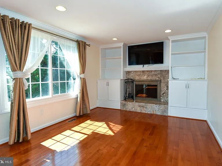 4037 Broadwire Dr — Photo 8
