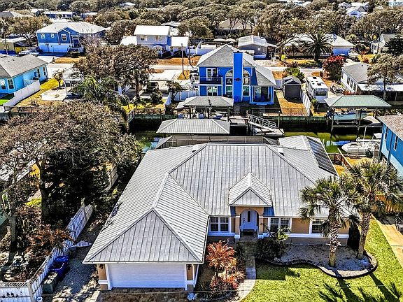 3rd image of 225 PIZARRO Road