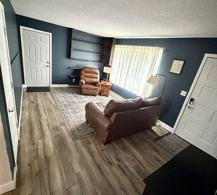 1401 Sandra Cir - Property Image