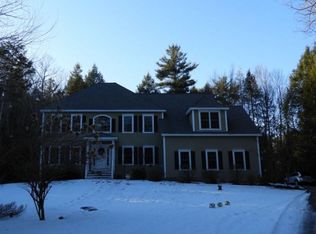 32 Muirfield Dr, Stratham, NH 03885