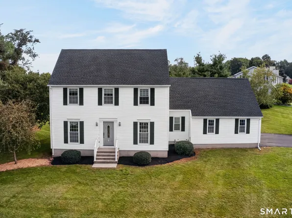 4 Huntington Ridge Road, Wallingford, CT 06492