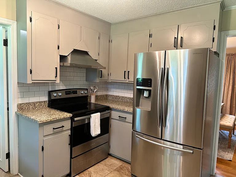 2204 N Dallerton Cir — Photo 7