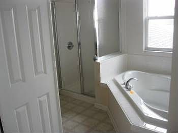 3rd image of 118 Blakemore Dr