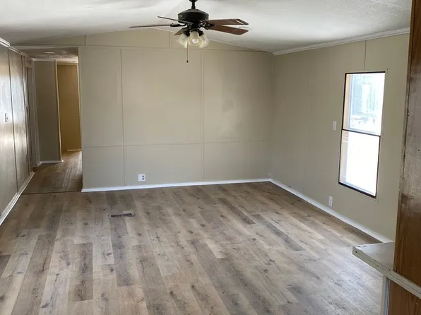 5125 N Center Rd, Flint, MI 48506