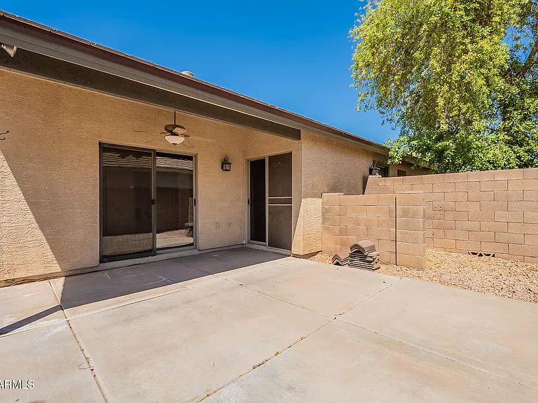 491 E Devon Dr — Photo 29
