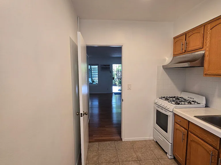 2624 Marathon St #4 — Photo 3