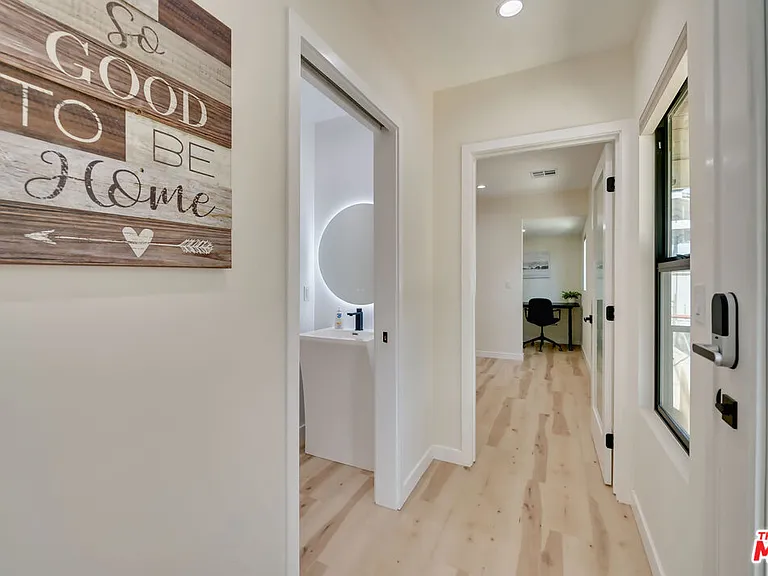 918 N San Vicente Blvd #B — Photo 8