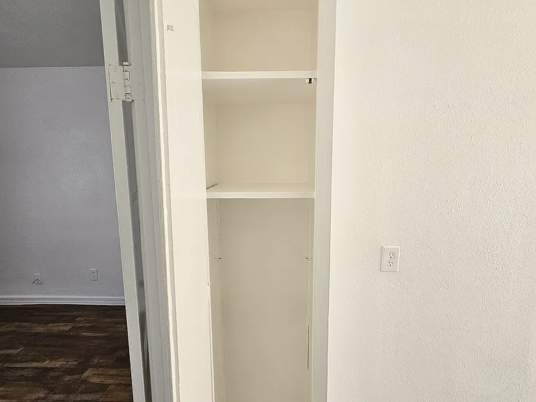 1934 E Adams St #5 — Photo 9