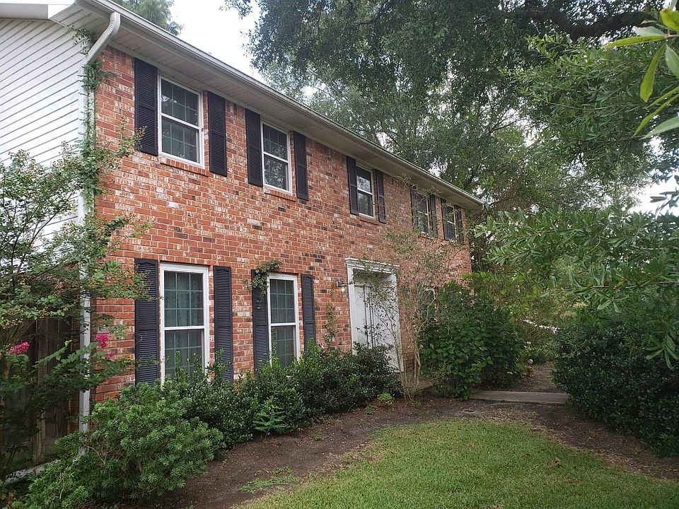 1st image of 12930 Larch Ln