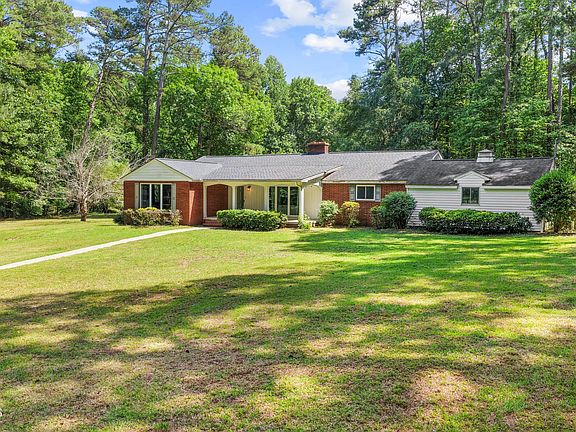 2nd image of 3 Dogwood Forest Ln