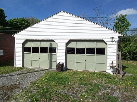 2nd image of 3675 Linn St