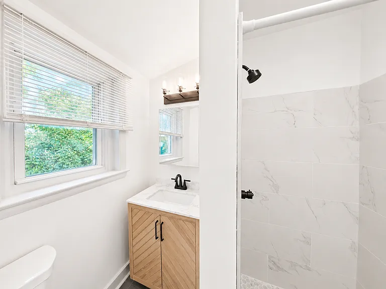 5233 Ridge Ave #2 — Photo 10
